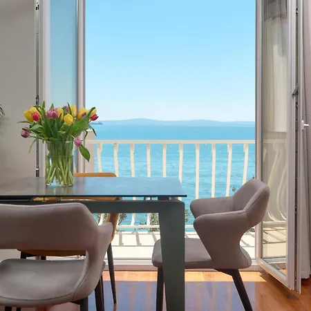 Beachfront Toma Apartman *