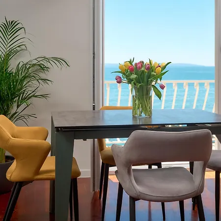 Beachfront Toma Podstrana