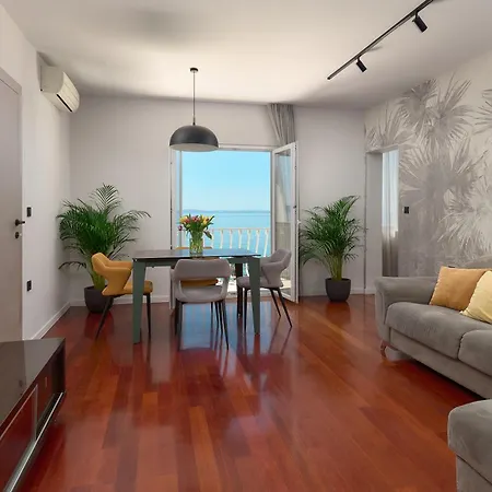 Beachfront Toma Apartman *
