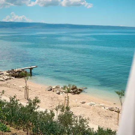 Beachfront Toma Podstrana