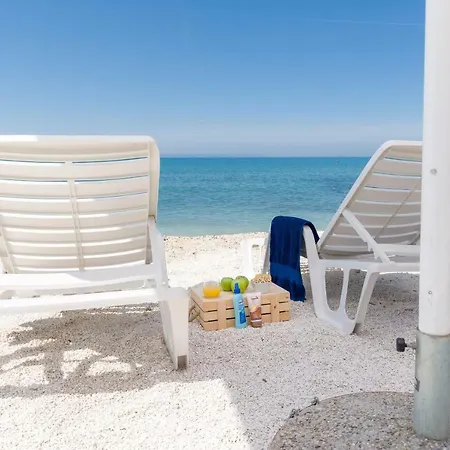 Beachfront Toma Apartman