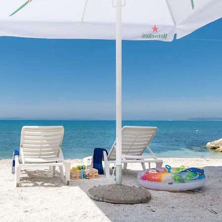 Beachfront Toma *