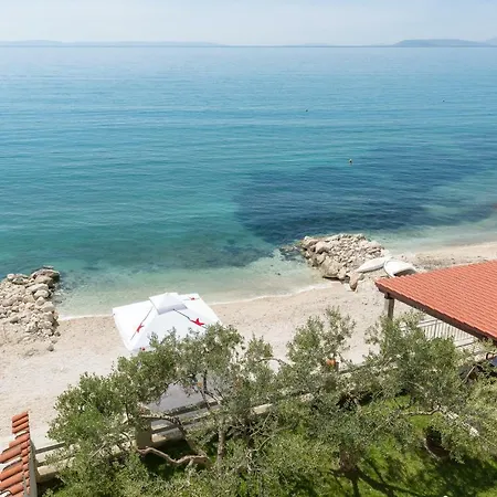 Beachfront Toma Apartman *